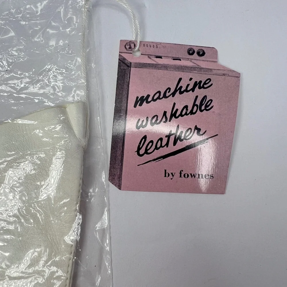 Fownes White Leather Gloves Womens 7.5 Opera Length NOS Vintage Washable Formal